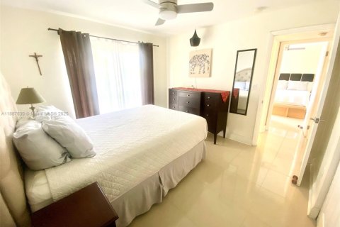 Снять в аренду кондоминиум в Норт-Майами-Бич, Флорида 2 спальни, 86.86м2, № 1941873 - фото 17