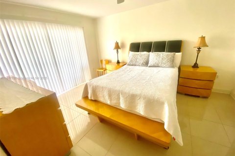 Снять в аренду кондоминиум в Норт-Майами-Бич, Флорида 2 спальни, 86.86м2, № 1941873 - фото 15