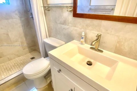 Снять в аренду кондоминиум в Норт-Майами-Бич, Флорида 2 спальни, 86.86м2, № 1941873 - фото 27
