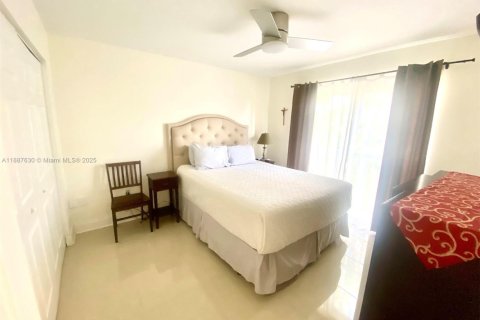 Снять в аренду кондоминиум в Норт-Майами-Бич, Флорида 2 спальни, 86.86м2, № 1941873 - фото 19