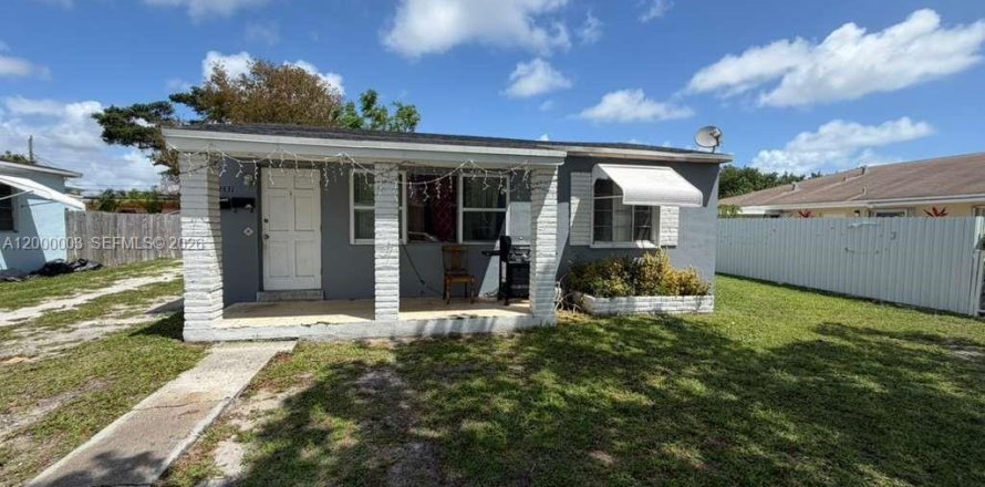 Дом в Холливуд, Флорида 3 спальни, 241.92м2 № 2065052