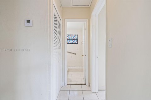 Снять в аренду виллу или дом в Хайалиа, Флорида 2 спальни, 80.27м2, № 2058049 - фото 12