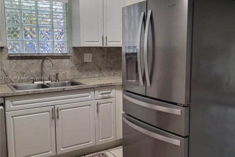 Casa en venta en Miami, Florida, 3 dormitorios, 115.66 m2 № 1697948 - foto 11