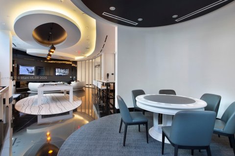 Condo in Miami, Florida, 4 bedrooms  № 2015338 - photo 29