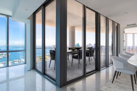 Condo in Miami, Florida, 4 bedrooms  № 2015338 - photo 12