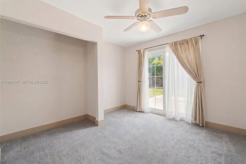 Villa ou maison à vendre à Pinecrest, Floride: 5 chambres, 355.54 m2 № 2146437 - photo 15
