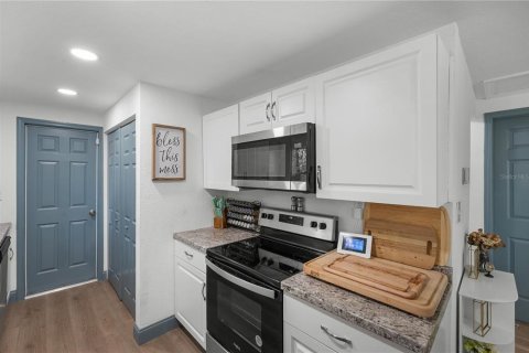 House in Sarasota, Florida 2 bedrooms, 77.29 sq.m. № 1808037 - photo 11