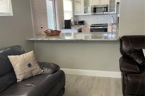 Casa en alquiler en Tierra Verde, Florida, 3 dormitorios, 155.89 m2 № 1895152 - foto 9