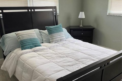 Casa en alquiler en Tierra Verde, Florida, 3 dormitorios, 155.89 m2 № 1895152 - foto 22