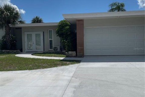 Casa en alquiler en Tierra Verde, Florida, 3 dormitorios, 155.89 m2 № 1895152 - foto 1