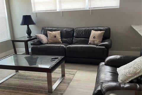 Casa en alquiler en Tierra Verde, Florida, 3 dormitorios, 155.89 m2 № 1895152 - foto 8