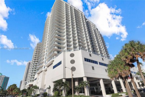 Hotel in Fort Lauderdale, Florida 1 bedroom, 49.52 sq.m. № 2154445 - photo 20