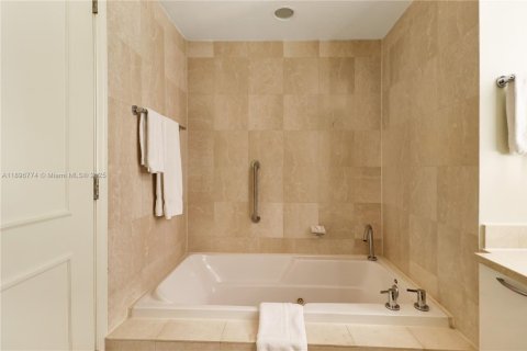 Hotel in Fort Lauderdale, Florida 1 bedroom, 49.52 sq.m. № 2154445 - photo 9