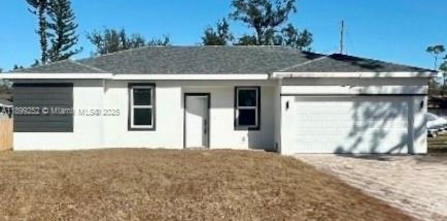 Дом в Порт-Шарлотт, Флорида 4 спальни, 149.29м2 № 1954549