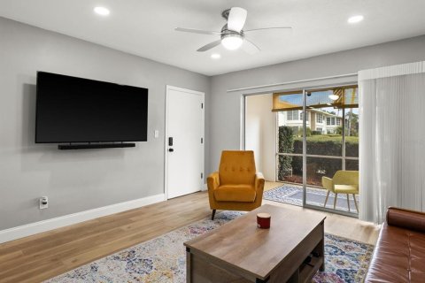 Condo in Seminole, Florida, 2 bedrooms  № 1550413 - photo 9