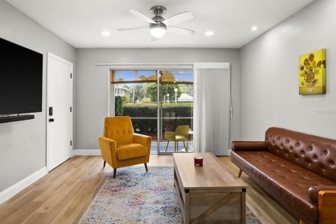 Condo in Seminole, Florida, 2 bedrooms  № 1550413 - photo 8