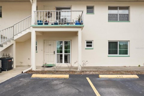 Condo in Seminole, Florida, 2 bedrooms  № 1550413 - photo 26