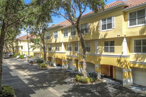 Condominio en venta en Maitland, Florida, 2 dormitorios, 118.91 m2 № 1902330 - foto 1