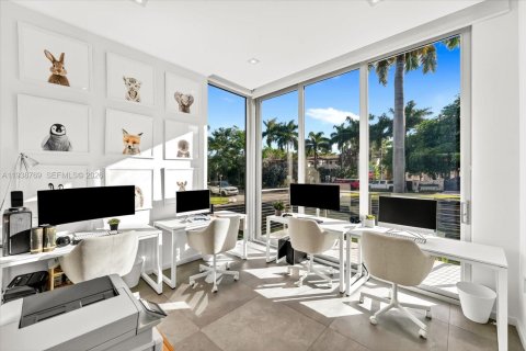 Villa ou maison à louer à Miami Beach, Floride: 6 chambres, 407.38 m2 № 1996939 - photo 27