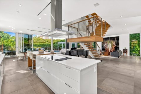 Villa ou maison à louer à Miami Beach, Floride: 6 chambres, 407.38 m2 № 1996939 - photo 10