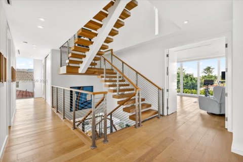 Villa ou maison à louer à Miami Beach, Floride: 6 chambres, 407.38 m2 № 1996939 - photo 13