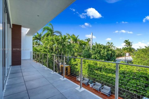 Villa ou maison à louer à Miami Beach, Floride: 6 chambres, 407.38 m2 № 1996939 - photo 18
