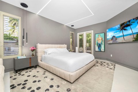 House in Sunny Isles Beach, Florida 5 bedrooms, 316.15 sq.m. № 2248165 - photo 29