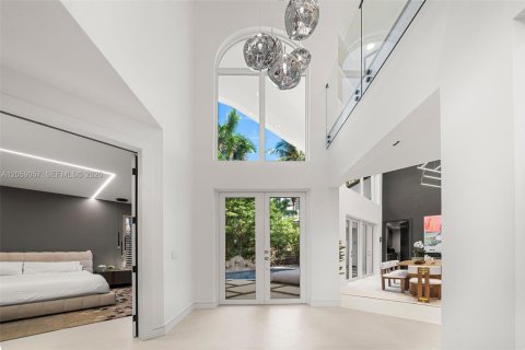 House in Sunny Isles Beach, Florida 5 bedrooms, 316.15 sq.m. № 2248165 - photo 27