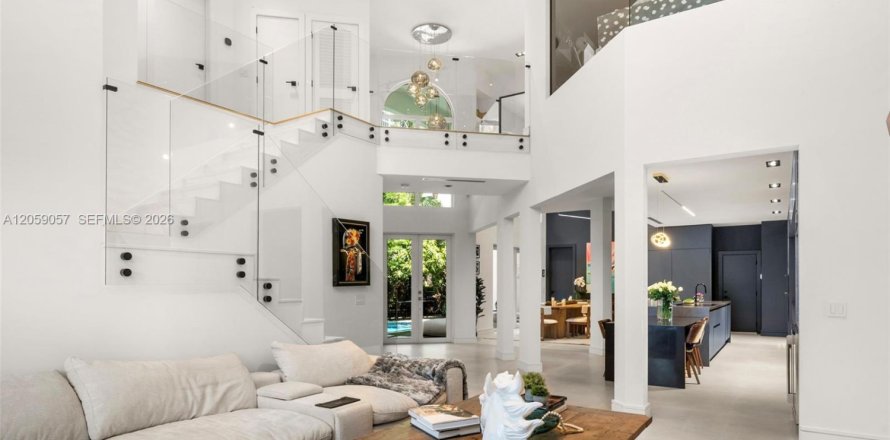 House in Sunny Isles Beach, Florida 5 bedrooms, 316.15 sq.m. № 2248165