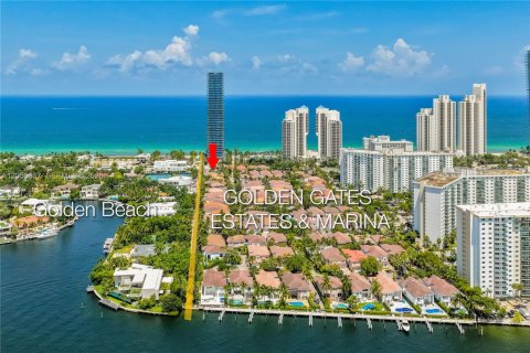 House in Sunny Isles Beach, Florida 5 bedrooms, 316.15 sq.m. № 2248165 - photo 3
