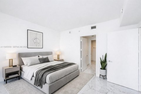 Купить кондоминиум в Майами, Флорида 1 спальня, 70.51м2, № 2002003 - фото 10