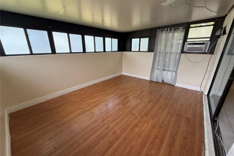 House in Pinellas Park, Florida 2 bedrooms, 90.58 sq.m. № 2155823 - photo 17