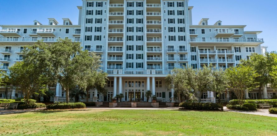 Studio in the Condo in Miramar Beach, Florida  № 560974