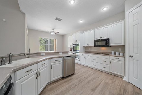 Casa en venta en Tampa, Florida, 6 dormitorios, 342.72 m2 № 2213189 - foto 26