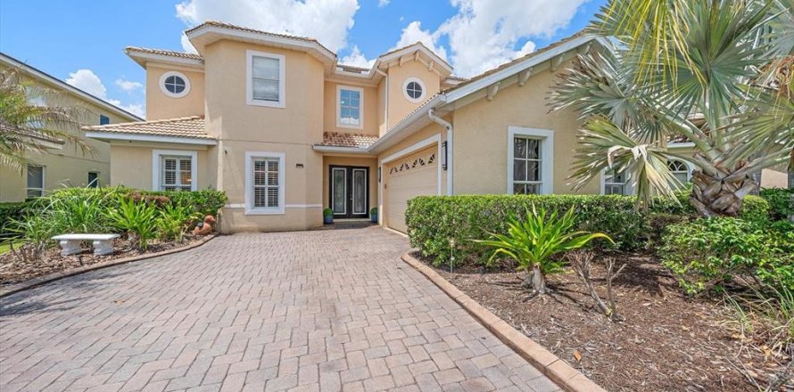 Casa en Tampa, Florida 6 dormitorios, 342.72 m2 № 2213189
