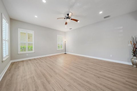 Casa en venta en Tampa, Florida, 6 dormitorios, 342.72 m2 № 2213189 - foto 6