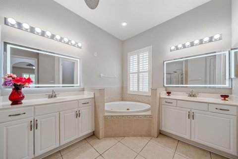 Casa en venta en Tampa, Florida, 6 dormitorios, 342.72 m2 № 2213189 - foto 17