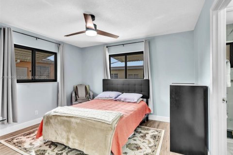House in Tamarac, Florida 2 bedrooms, 124.4 sq.m. № 1880238 - photo 12