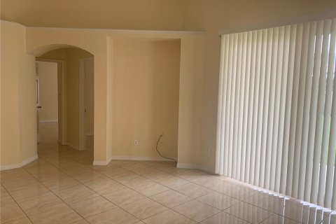 House in Orlando, Florida 4 bedrooms, 165.18 sq.m. № 2203559 - photo 8