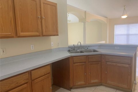 House in Orlando, Florida 4 bedrooms, 165.18 sq.m. № 2203559 - photo 11
