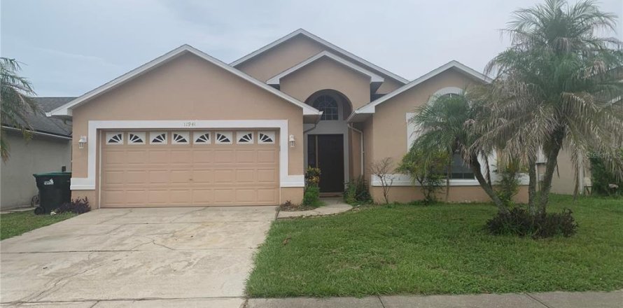 House in Orlando, Florida 4 bedrooms, 165.18 sq.m. № 2203559