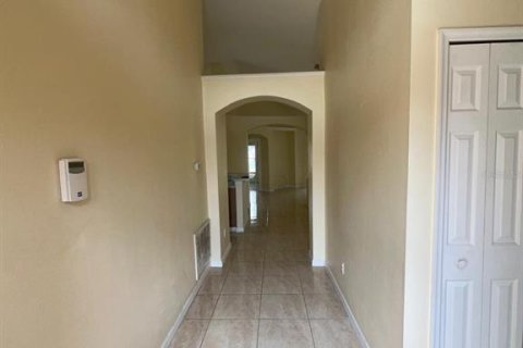 House in Orlando, Florida 4 bedrooms, 165.18 sq.m. № 2203559 - photo 3