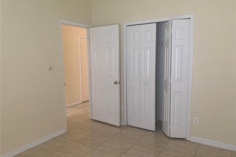 House in Orlando, Florida 4 bedrooms, 165.18 sq.m. № 2203559 - photo 14