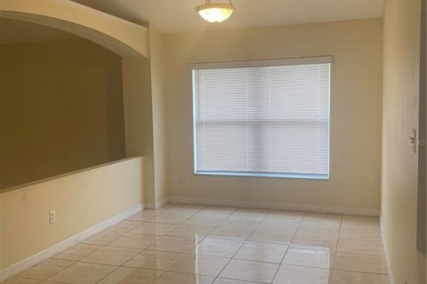 House in Orlando, Florida 4 bedrooms, 165.18 sq.m. № 2203559 - photo 7