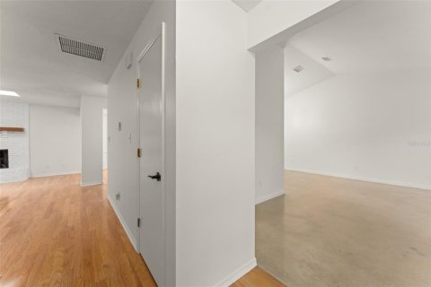 Villa ou maison à vendre à Longwood, Floride: 4 chambres, 180.14 m2 № 2415562 - photo 3