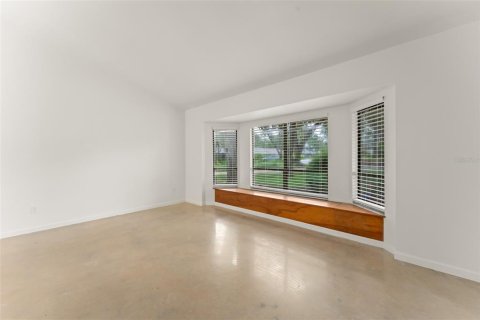 Villa ou maison à vendre à Longwood, Floride: 4 chambres, 180.14 m2 № 2415562 - photo 5