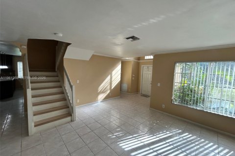 Casa en venta en Pembroke Pines, Florida, 4 dormitorios, 216.65 m2 № 2022086 - foto 14