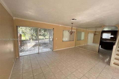 Casa en venta en Pembroke Pines, Florida, 4 dormitorios, 216.65 m2 № 2022086 - foto 16
