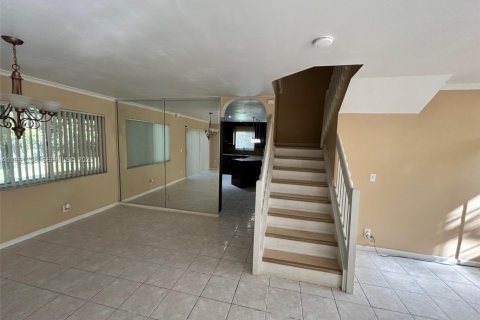 Casa en venta en Pembroke Pines, Florida, 4 dormitorios, 216.65 m2 № 2022086 - foto 19
