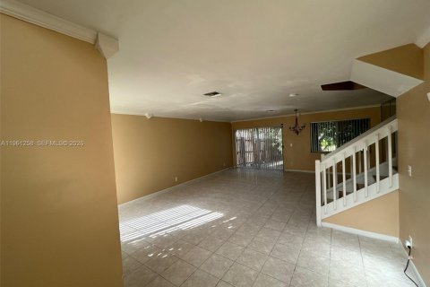 Casa en venta en Pembroke Pines, Florida, 4 dormitorios, 216.65 m2 № 2022086 - foto 12